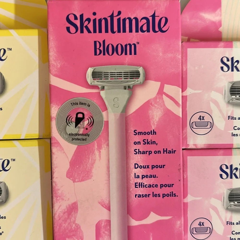 Skintimate Razor Bundle - Picture 2 of 3